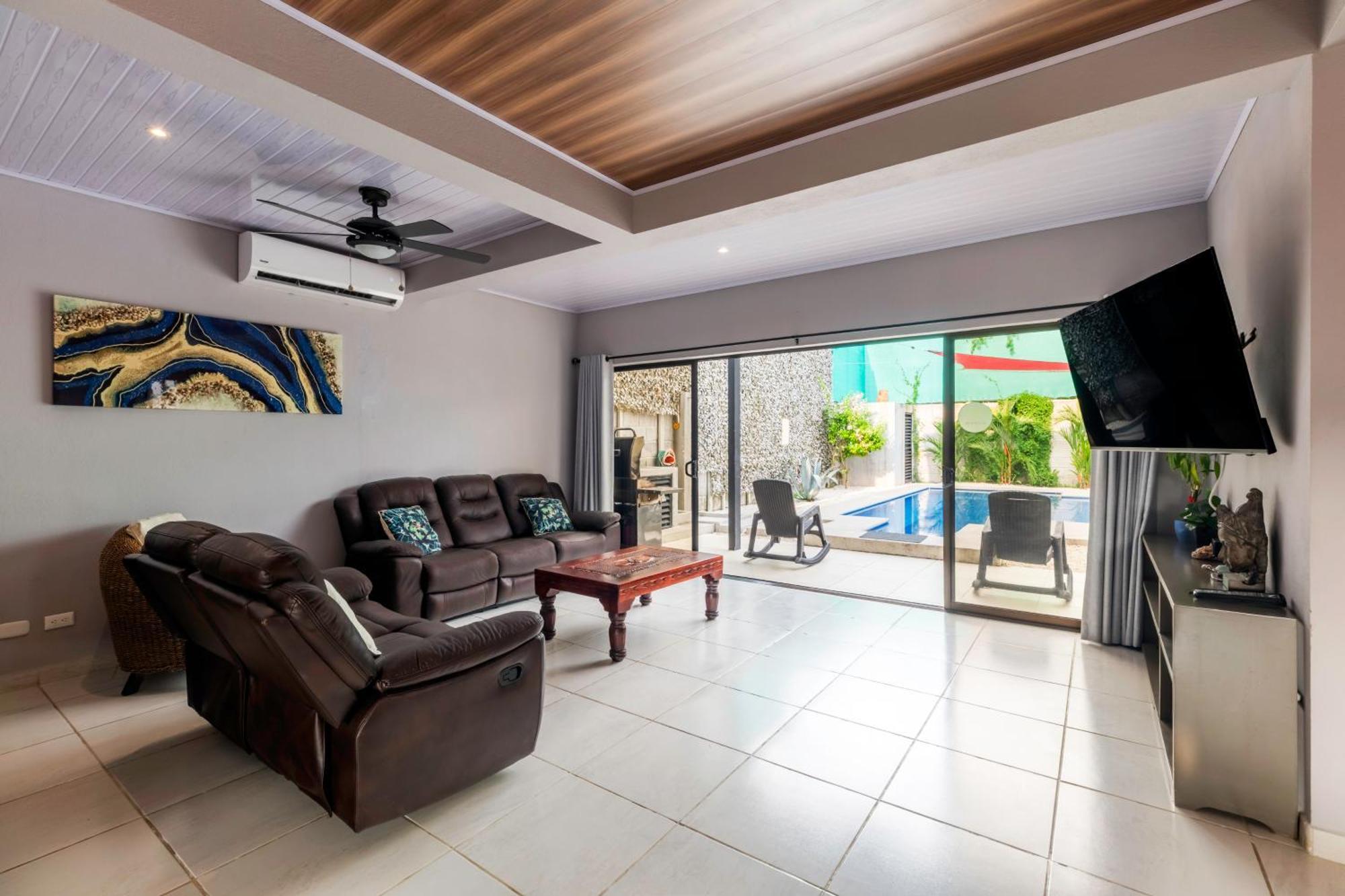 Private Home With Resort Style Swimming Pool Jaco Exterior photo