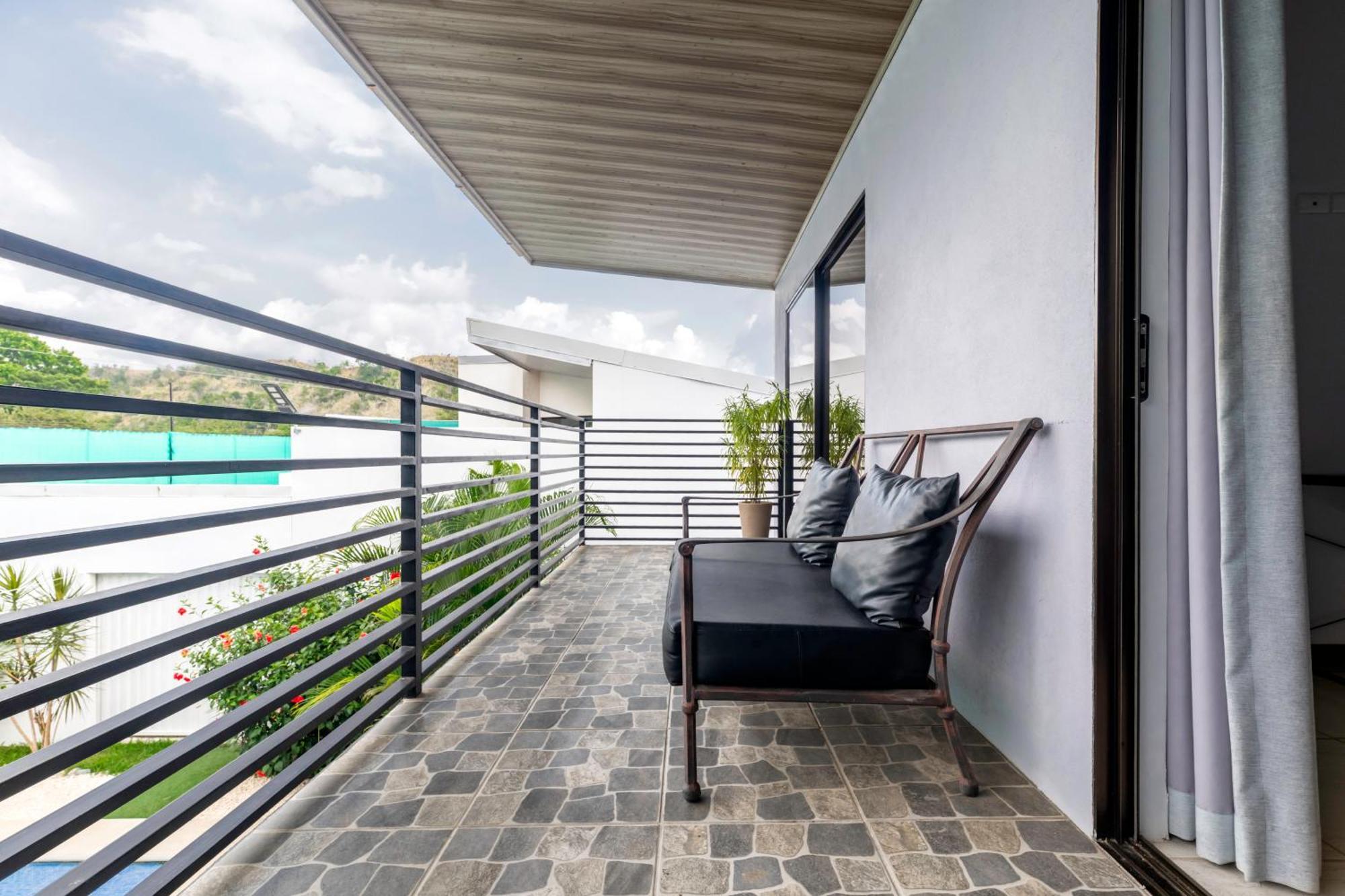 Private Home With Resort Style Swimming Pool Jaco Exterior photo