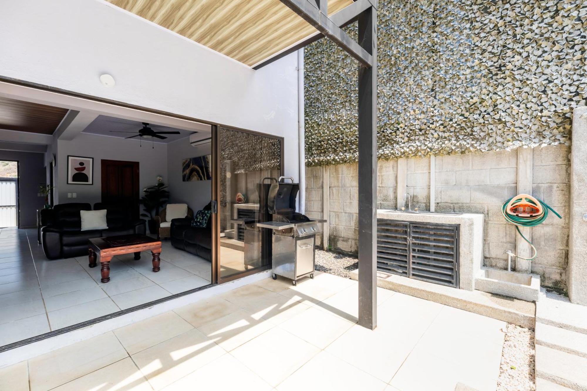 Private Home With Resort Style Swimming Pool Jaco Exterior photo